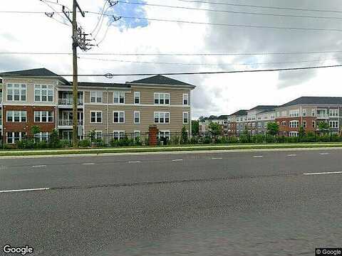 Havertill Ln, Unit 303, Woodbridge, VA 22193
