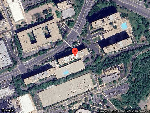 S George Mason Dr, Unit 114, Falls Church, VA 22041