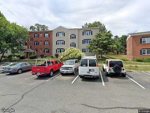 Patrick Henry Dr, Unit 101, Falls Church, VA 22044