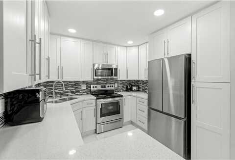 Carambola Circle S, Coconut Creek, FL 33066