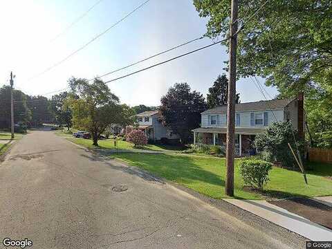 Elaine Dr, New Kensington, PA 15068
