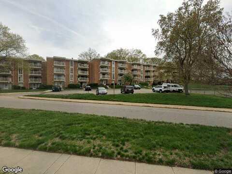 Indian Dr, Unit 2C, Alexandria, VA 22303