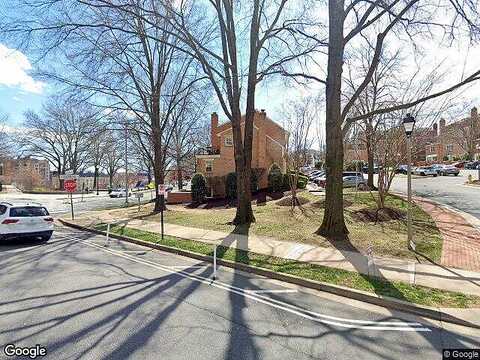 Fairfax Dr, Unit B, Arlington, VA 22201