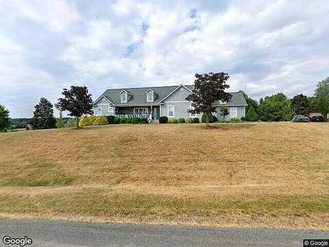 Camellia Pl, Moneta, VA 24121