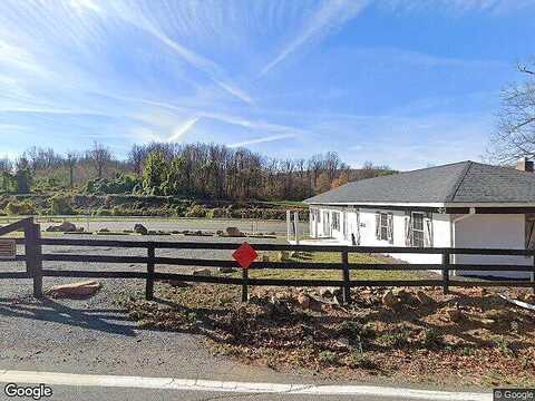 Blue Ridge Mountain Rd, Paris, VA 20184