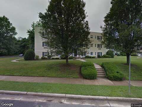 Farrington Ave, Unit 6201, Alexandria, VA 22303