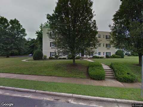 Farrington Ave, Unit 301, Alexandria, VA 22303