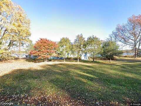 Ditchley Rd, Kilmarnock, VA 22432