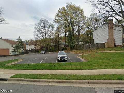 Mayflower Dr, Woodbridge, VA 22125