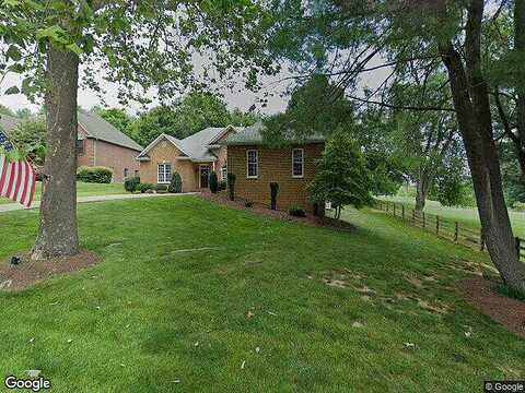 Oak Ridge Dr, Staunton, VA 24401