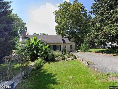 Weaver Rd, Triangle, VA 22134