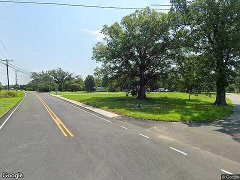 Smith St, Dendron, VA 23888