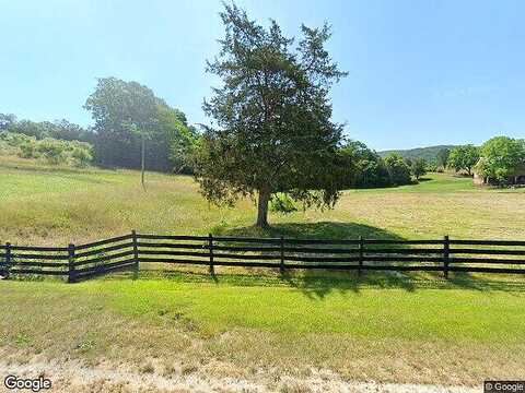 1572 7 Fountains Rd, Fort Valley, VA 22652