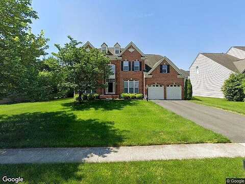 Marlbank Pl, Haymarket, VA 20143