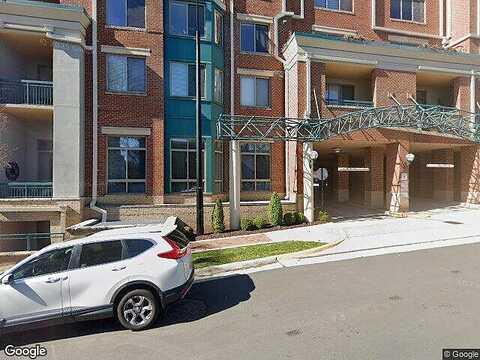 Emerson Ave, Unit G044, McLean, VA 22101