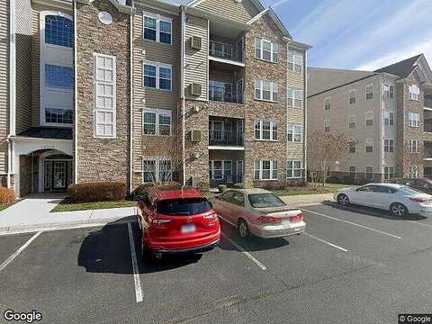 Briars Cir, Unit 204, Midlothian, VA 23114