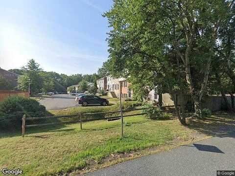 Lighthouse Ln, Woodbridge, VA 22125