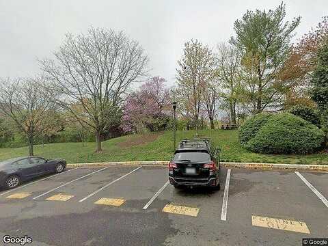 Roberts Ln, Unit 101, Alexandria, VA 22314