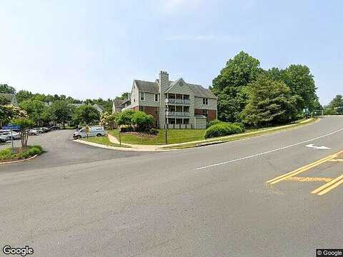 Penderview Ter, Unit 1036, Fairfax, VA 22033