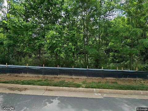 Garden Grove Cir, Unit 203, Fairfax, VA 22030