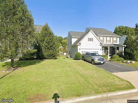 Hopyard Dr, King George, VA 22535