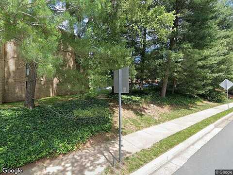 Rolling Green Ct, Unit 15/100A, Reston, VA 20191