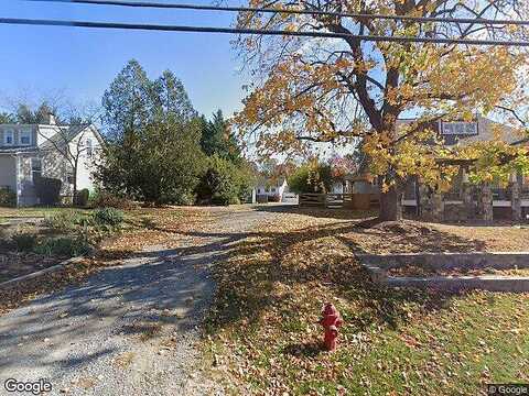 S St Paul St, Hamilton, VA 20158