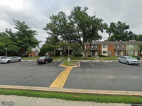 Brethour Ct, Unit 207, Sterling, VA 20164