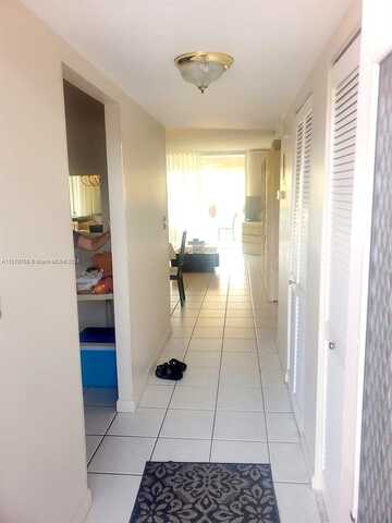 Sunrise Lakes Blvd, Sunrise, FL 33322