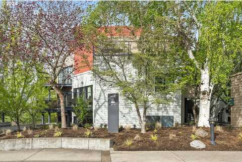Nw Naito Pkwy, Portland, OR 97209