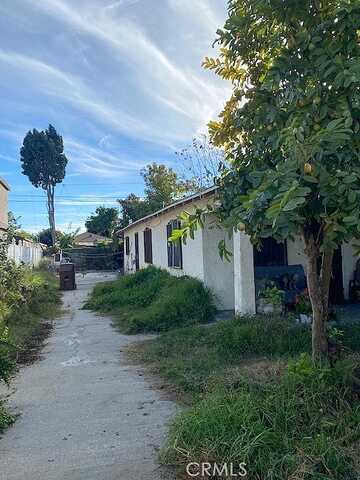 Pear, COMPTON, CA 90222