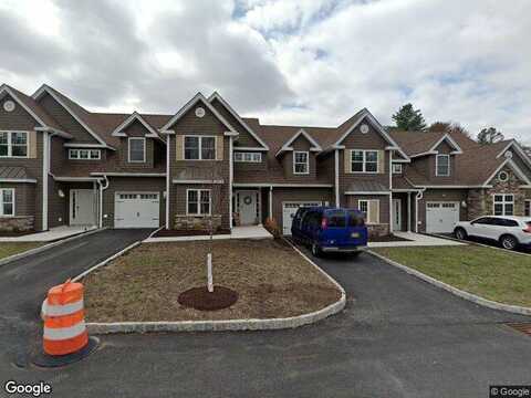 Braeburn Path, Matamoras, PA 18336