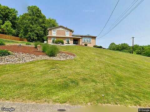 Welty Dr, New Kensington, PA 15068