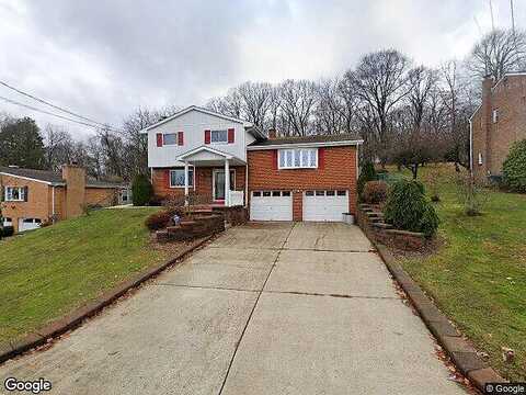 Maplewood Court, Murrysville, PA 15626