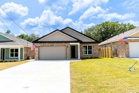 Born Dr, Pensacola, FL 32504