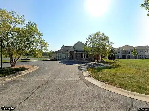 N17W26535 Meadowgrass Cir, Pewaukee, WI 53072