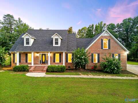 Sheri, LACEYS SPRING, AL 35754