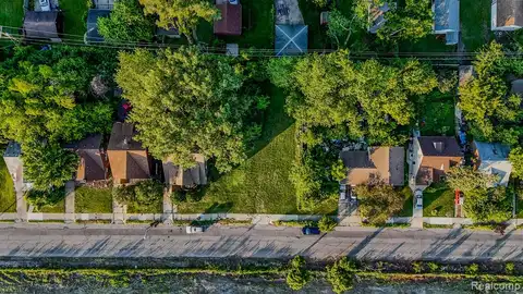 Lenox, DETROIT, MI 48215