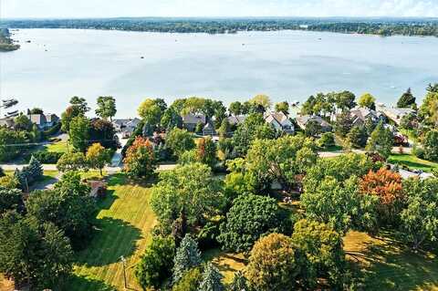Erie, ORCHARD LAKE, MI 48324
