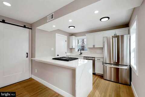 11Th, ARLINGTON, VA 22204