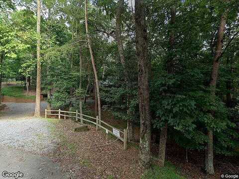 Foxhound, ELLIJAY, GA 30540