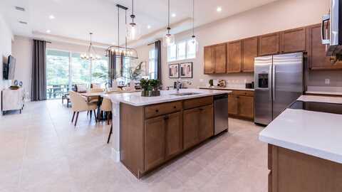 Liliana, DELAND, FL 32724