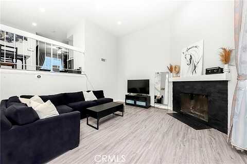 Plata, CALABASAS, CA 91302
