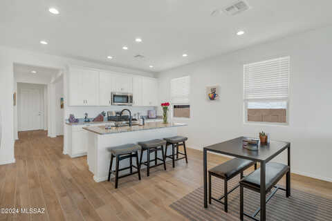 Holstein, RED ROCK, AZ 85145
