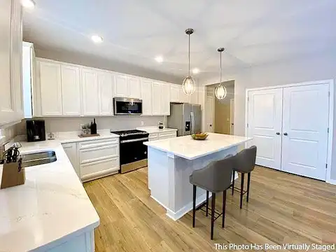 Ithaca, OSSEO, MN 55369