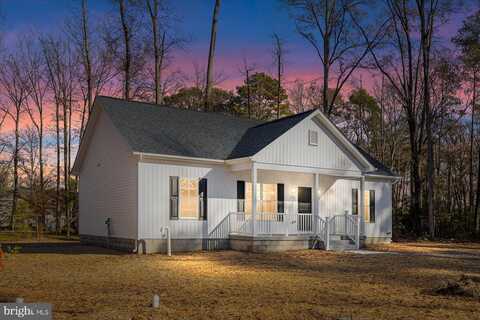 Machodoc Dr, MONTROSS, VA 22520