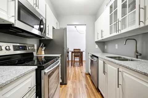York Avenue, Edina, MN 55435