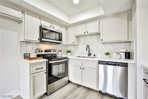 Beaver Creek Court, Las Vegas, NV 89117