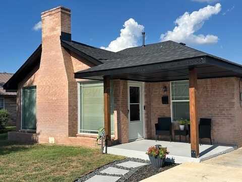 611 S Beard Avenue, Dumas, TX 79029