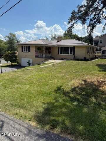 105 Elm Spring Drive, Altoona, PA 16602